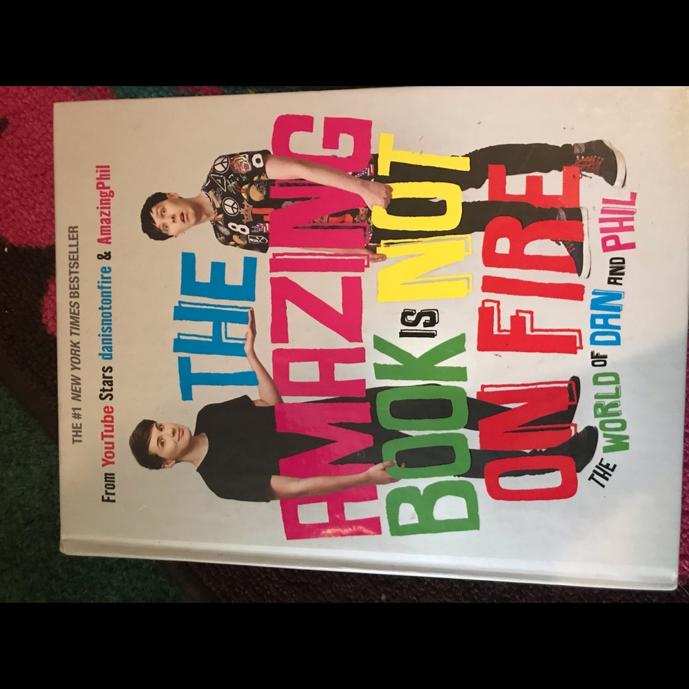 YouTuber Book Bundle! 📘💙 - Picture 4 of 7